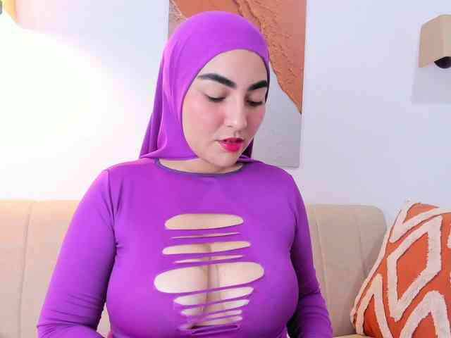 Malika-Noor webcam
