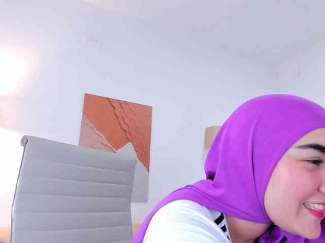 Malika-Noor webcam