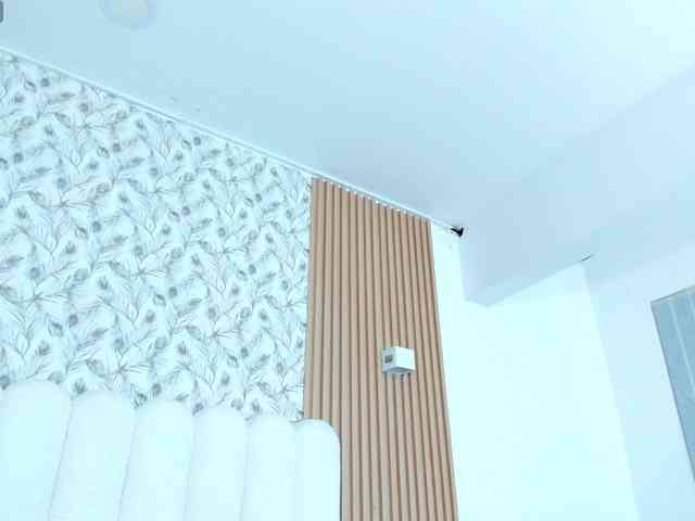 Malika-Noor webcam