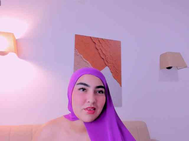 Malika-Noor webcam
