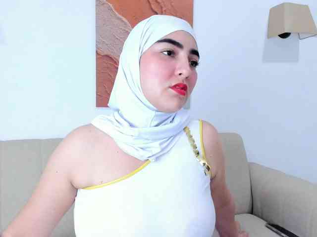 Malika-Noor webcam