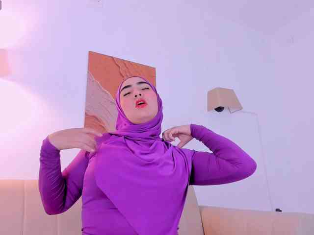 Malika-Noor webcam