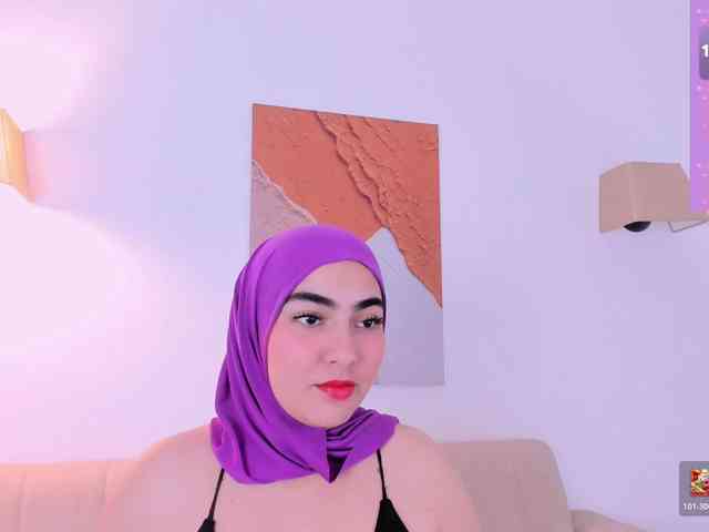 Malika-Noor webcam