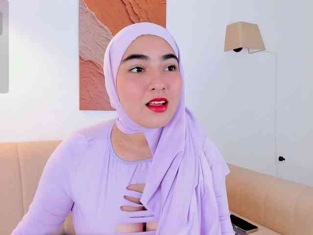 Malika-Noor webcam