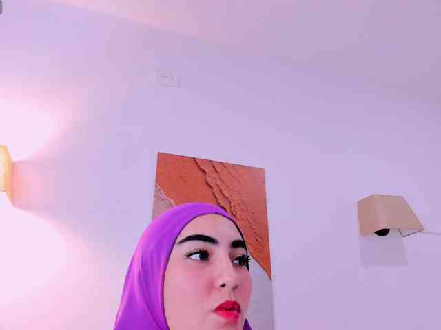 Malika-Noor webcam