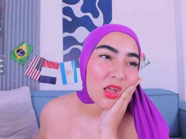 Malika-Noor webcam