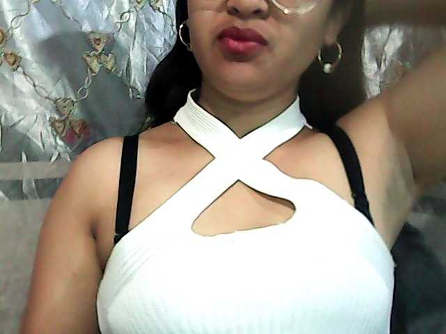 Julia-skye live cam on BongaCams