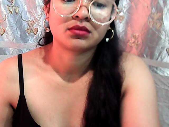 Julia-skye live cam on BongaCams