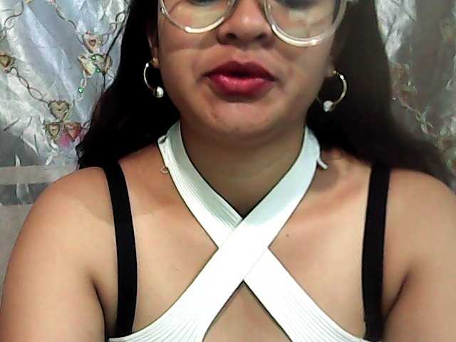 Julia-skye live cam on BongaCams