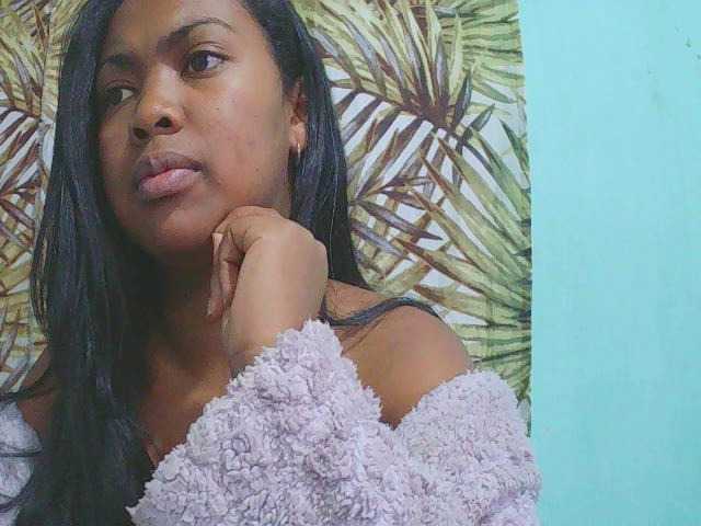 Julia-skye live cam on BongaCams