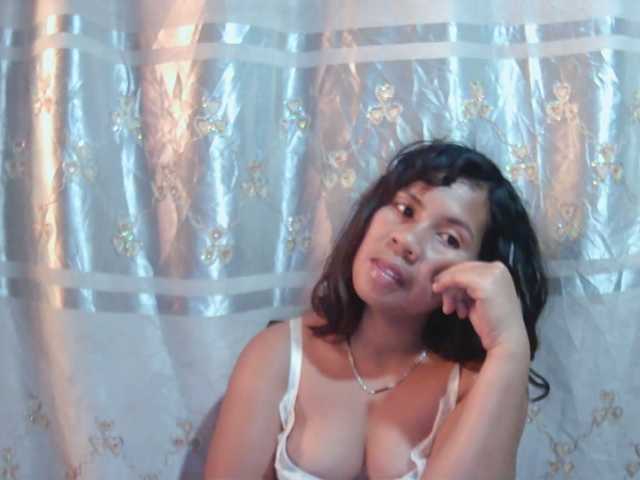 Julia-skye live cam on BongaCams