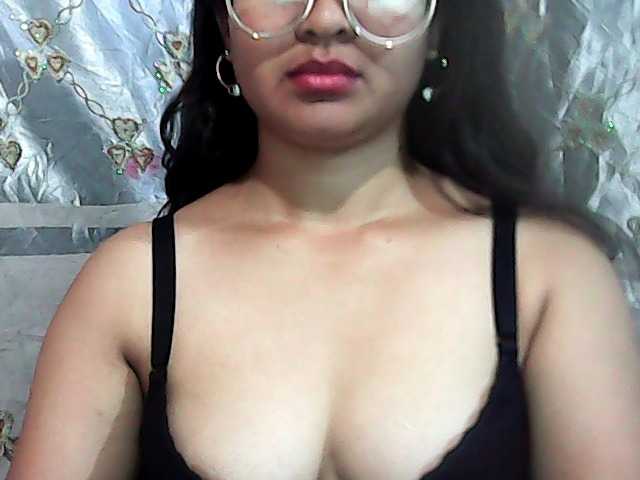 Julia-skye live cam on BongaCams