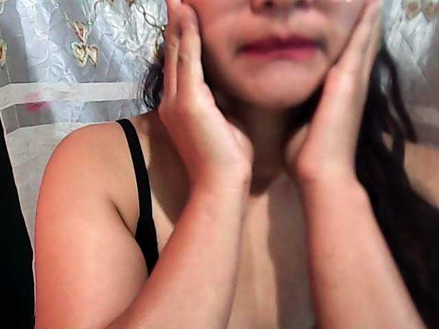 Julia-skye live cam on BongaCams