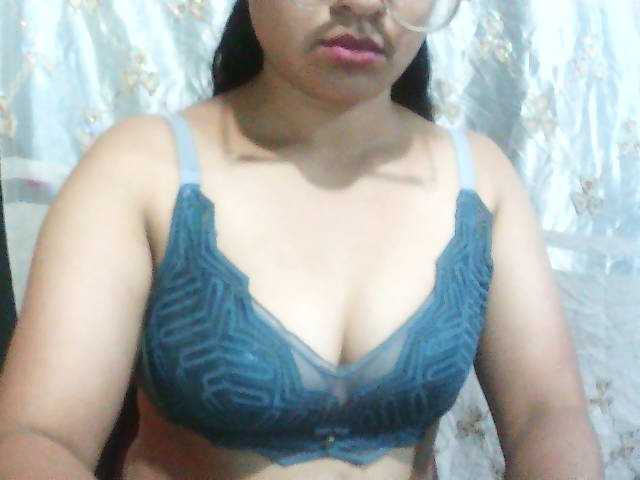 Julia-skye live cam on BongaCams