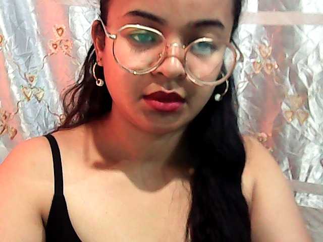 Julia-skye live cam on BongaCams