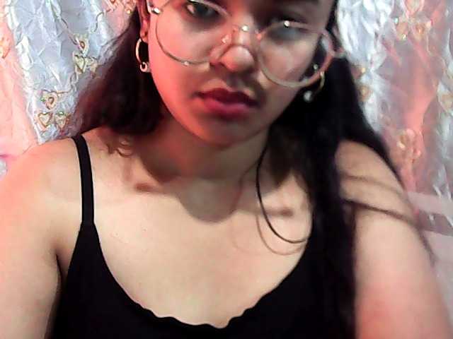 Julia-skye live cam on BongaCams