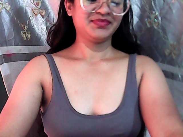 Julia-skye live cam on BongaCams
