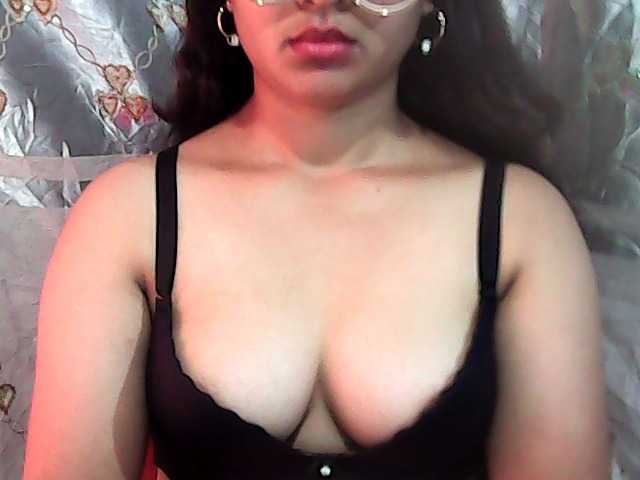 Julia-skye live cam on BongaCams