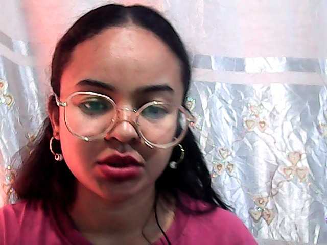 Julia-skye live cam on BongaCams