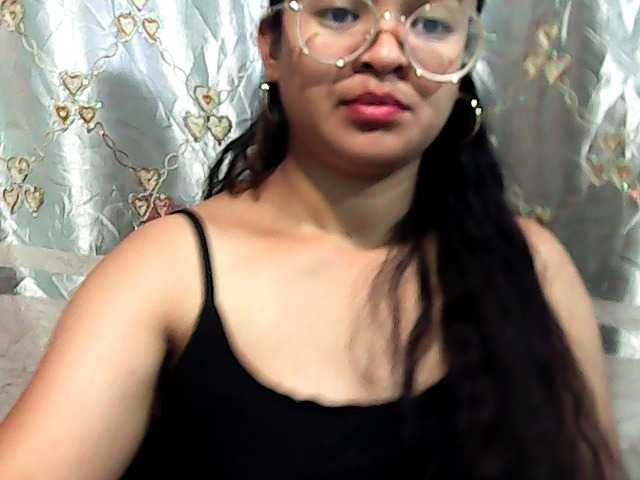 Julia-skye live cam on BongaCams