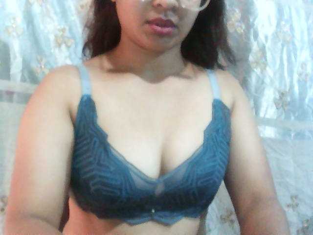 Julia-skye live cam on BongaCams