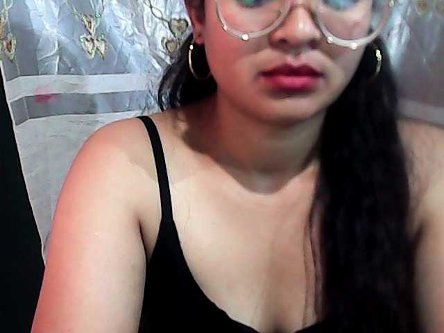 Julia-skye live cam on BongaCams