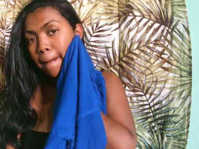 Julia-skye webcam