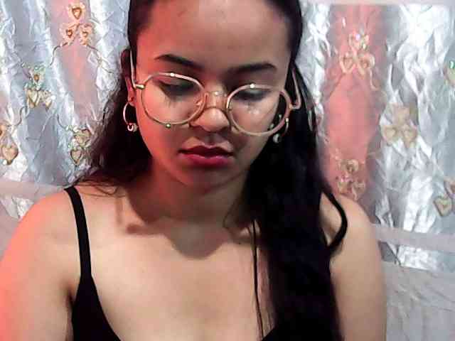 Julia-skye webcam
