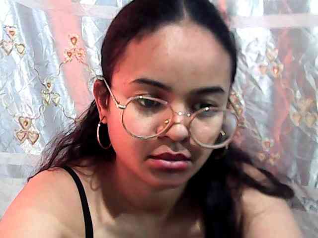 Julia-skye webcam