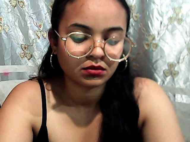 Julia-skye webcam