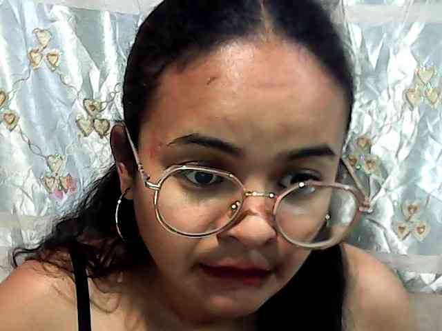 Julia-skye webcam
