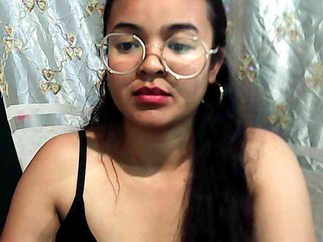 Julia-skye webcam