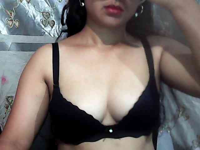 Julia-skye webcam