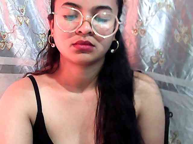 Julia-skye webcam