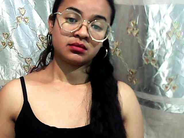 Julia-skye webcam