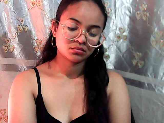 Julia-skye webcam