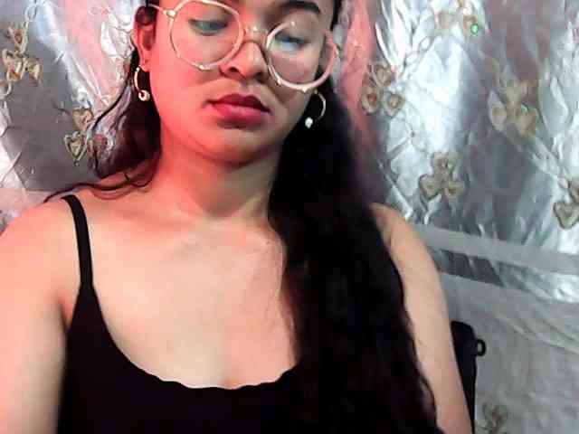 Julia-skye webcam