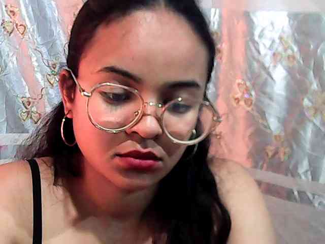 Julia-skye webcam