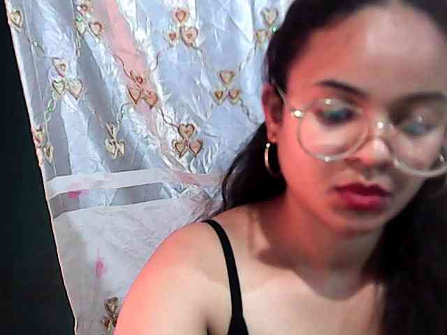 Julia-skye webcam