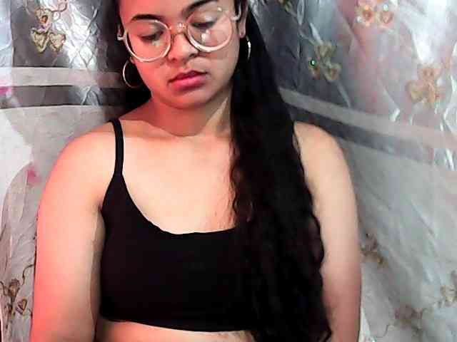 Julia-skye webcam