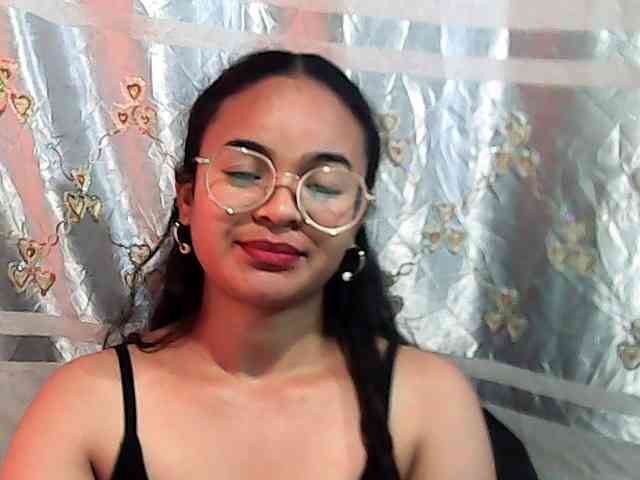 Julia-skye webcam
