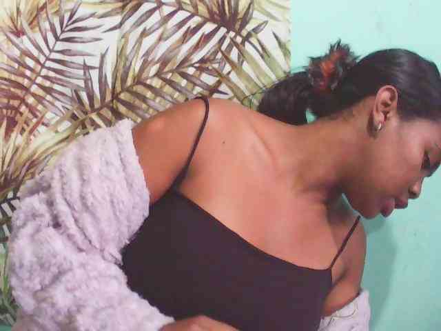 Julia-skye webcam