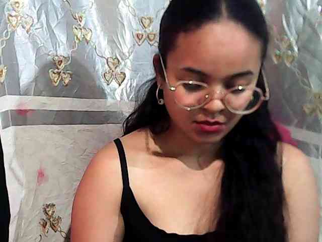 Julia-skye webcam
