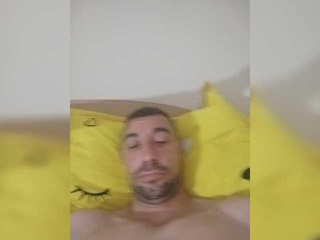 le modèle Coupple11 est en webcam porno dans un show sur le site bongacams, il possède les tags suivants: White/Caucasian,Brunette,Shaved