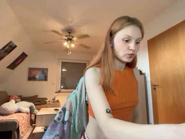 Sweetyme69 webcam