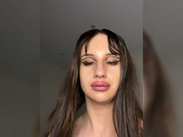 Milanka8 live webcam show