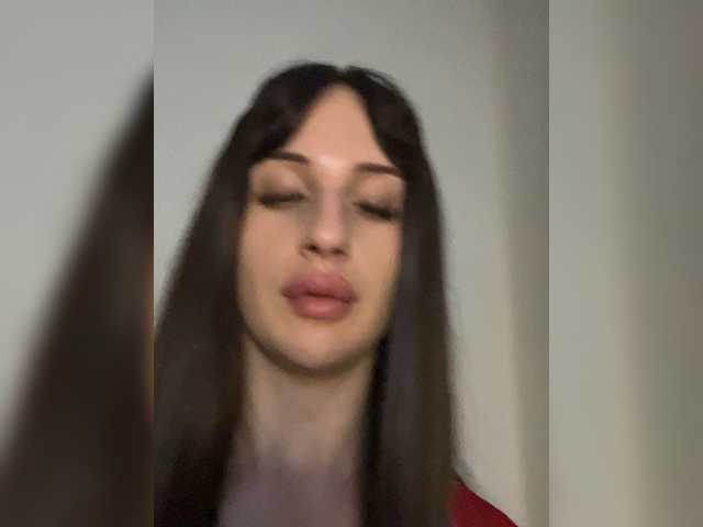 Milanka8 live cam