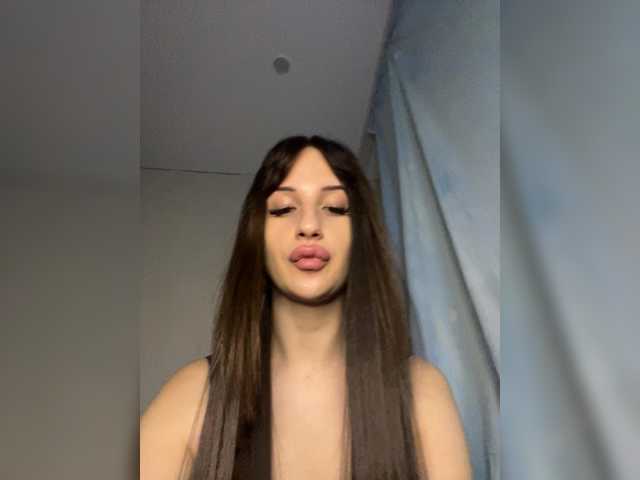 Milanka8 live cam