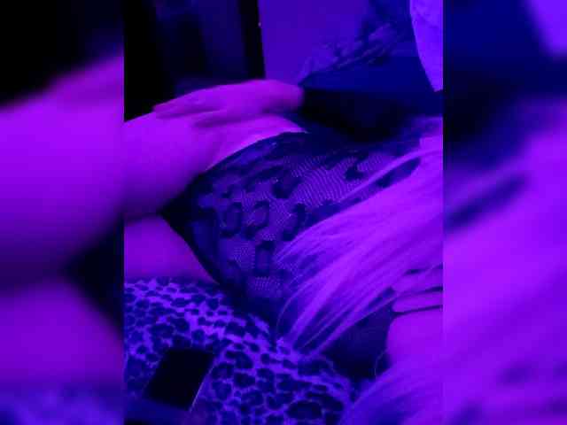 Bladis4 Live Webcam on BongaCams