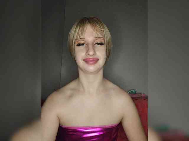 Bladis4 Live Webcam on BongaCams